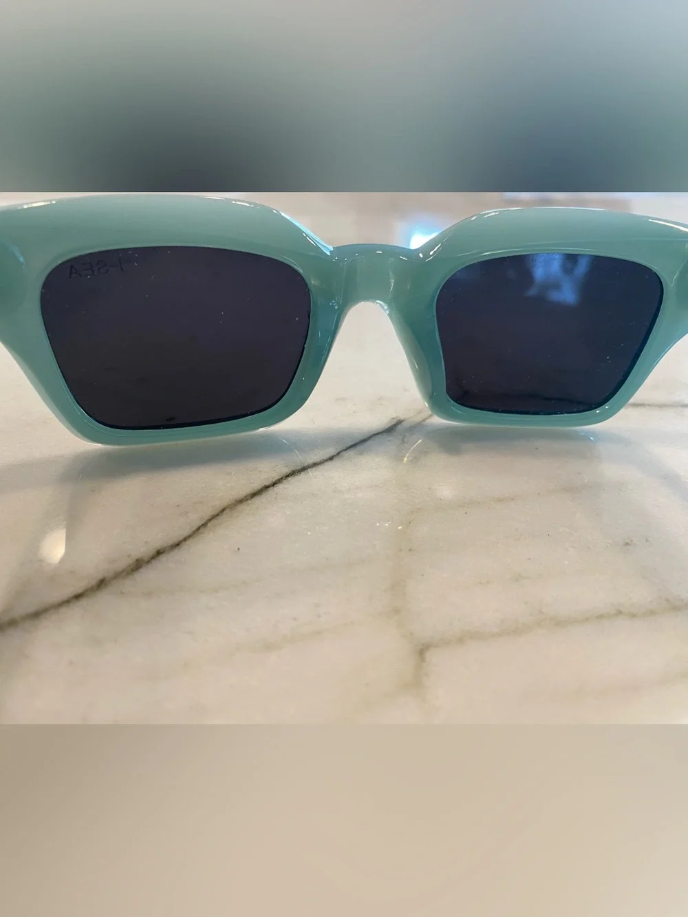 I-Sea Hendrix Polarized Sunglasses - sage w/ smoke lenses